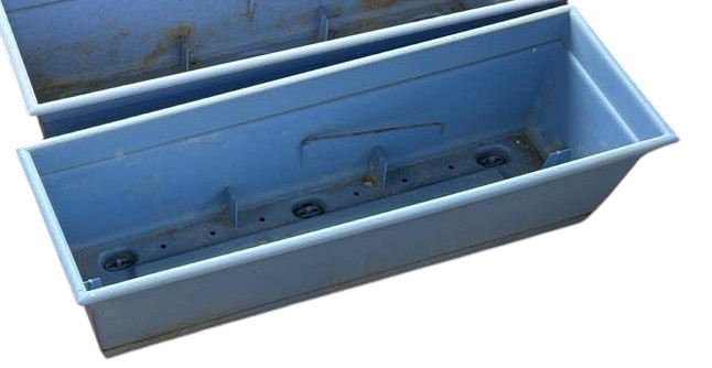 Plastic rectangular planter box