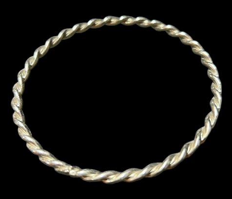 Silver Tone Twisted Rope Bangle – Classic Textured Bracelet