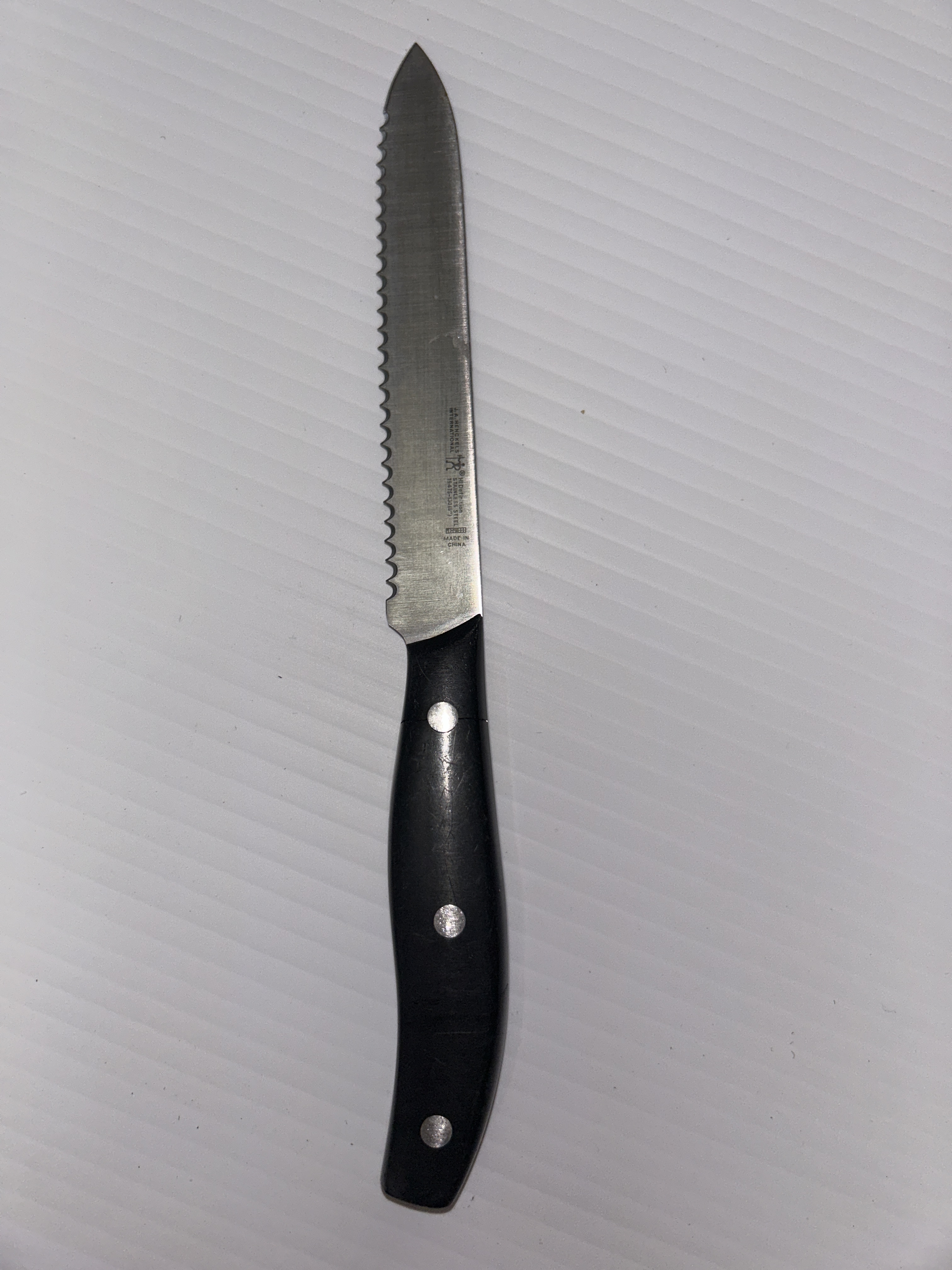 Henckels 9" Serrated Bread Knife