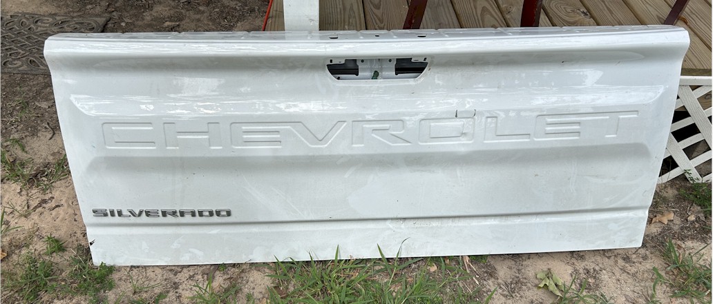 2019-2024 Chevrolet Silverado 1500 Tailgate White