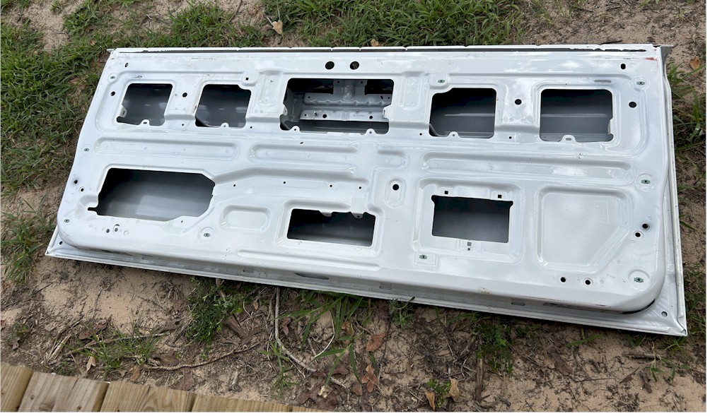 2019-2024 Chevrolet Silverado 1500 Tailgate White