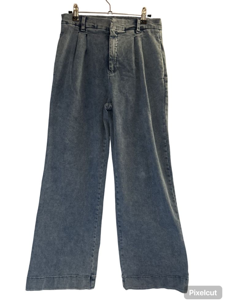 Women’s Gloria Vanderbilt All Around Slimming Effect Straight Leg Jeans