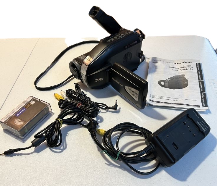Quasar VML152 Camcorder with Accessories