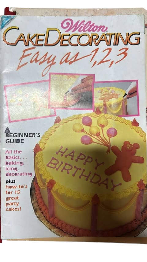 Wilton Cake Decorating Easy as 1,2,3 (Paperback, Beginner’s Guide)