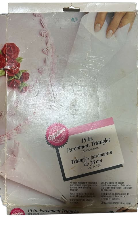 Wilton 15 in. Parchment Triangles (Vintage Box, 100 Count)