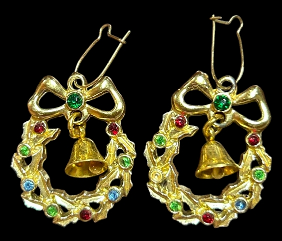 Gold-Tone Christmas Wreath Earrings with Dangling Bells – 1 Inch