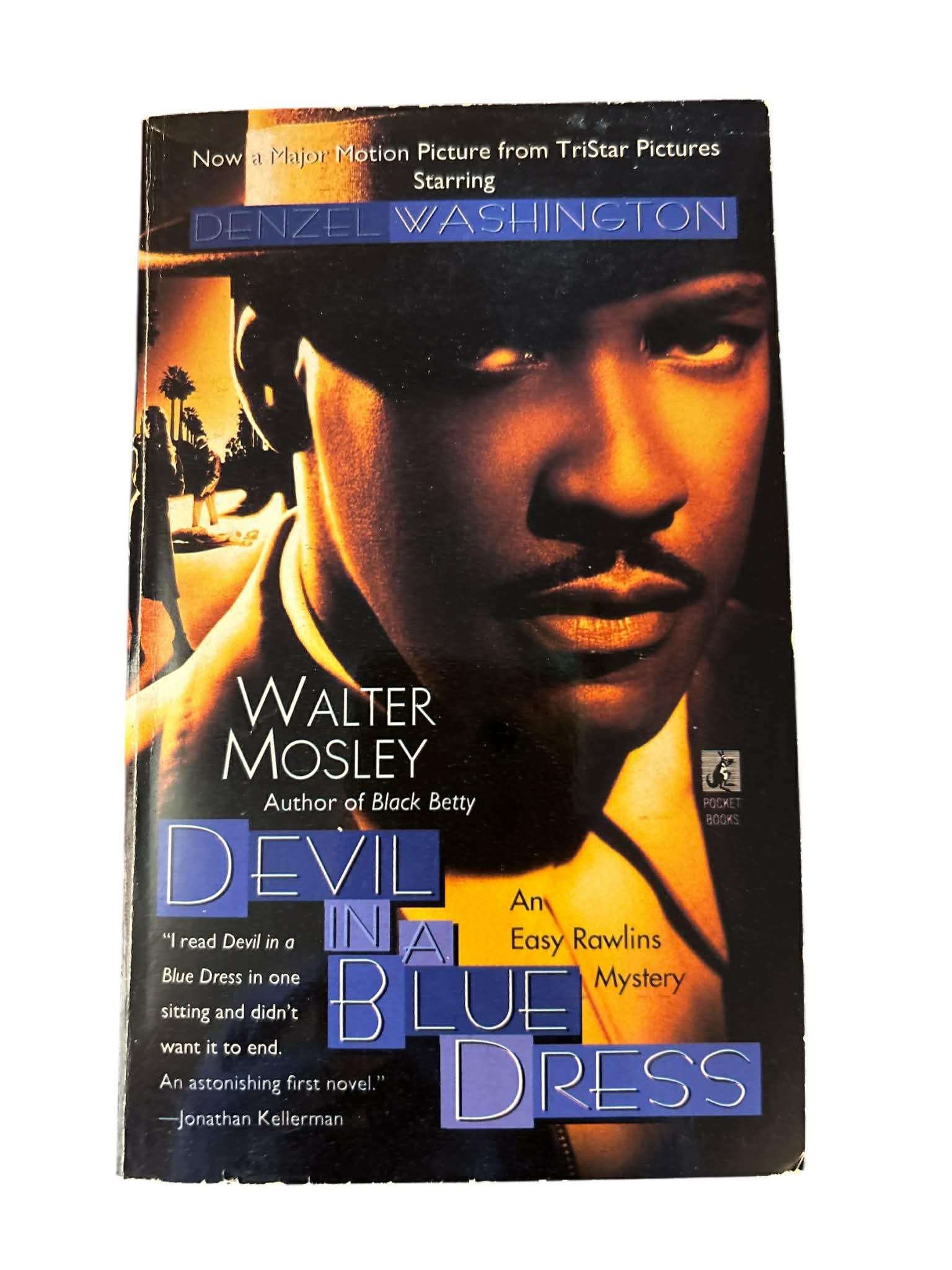 Devil in a Blue Dress by Walter Mosley Easy Rawlins Mystery Paperback Crime Novel