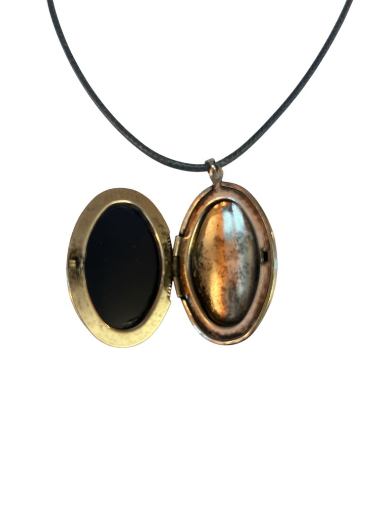 11" - Silver Tone Horse Cameo Locket Necklace