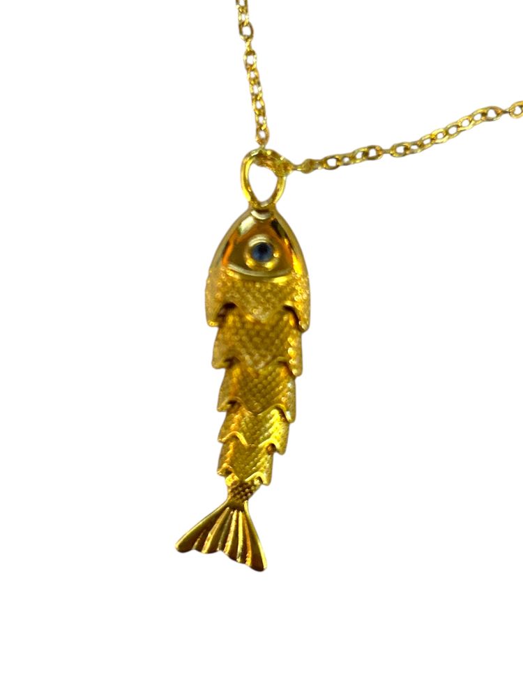 10.25" - Gold Tone 3D Fish Pendant Necklace - Mechanical Movement