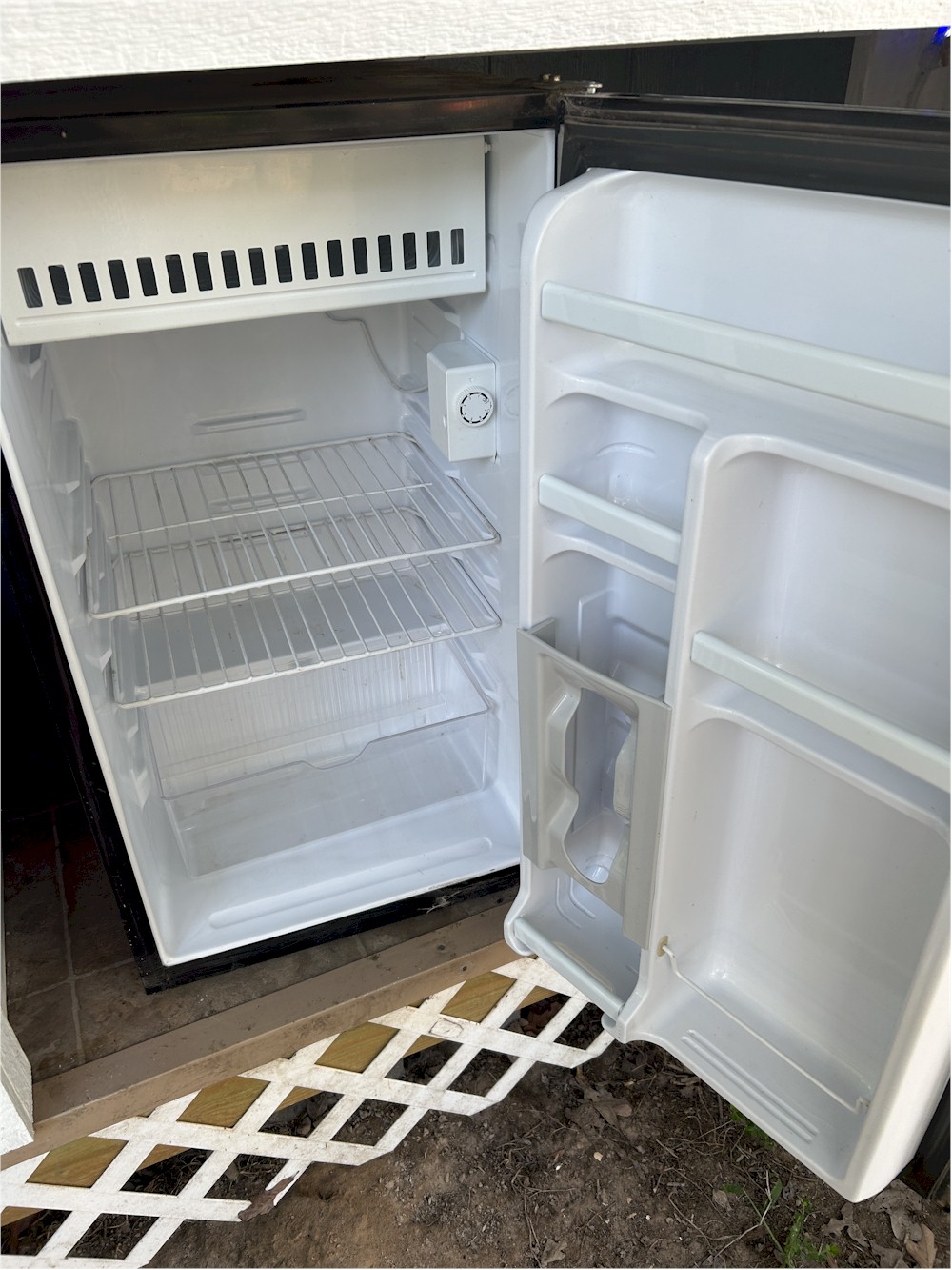 Daewoo Mini Refrigerator