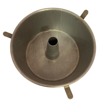 Vintage cake pan